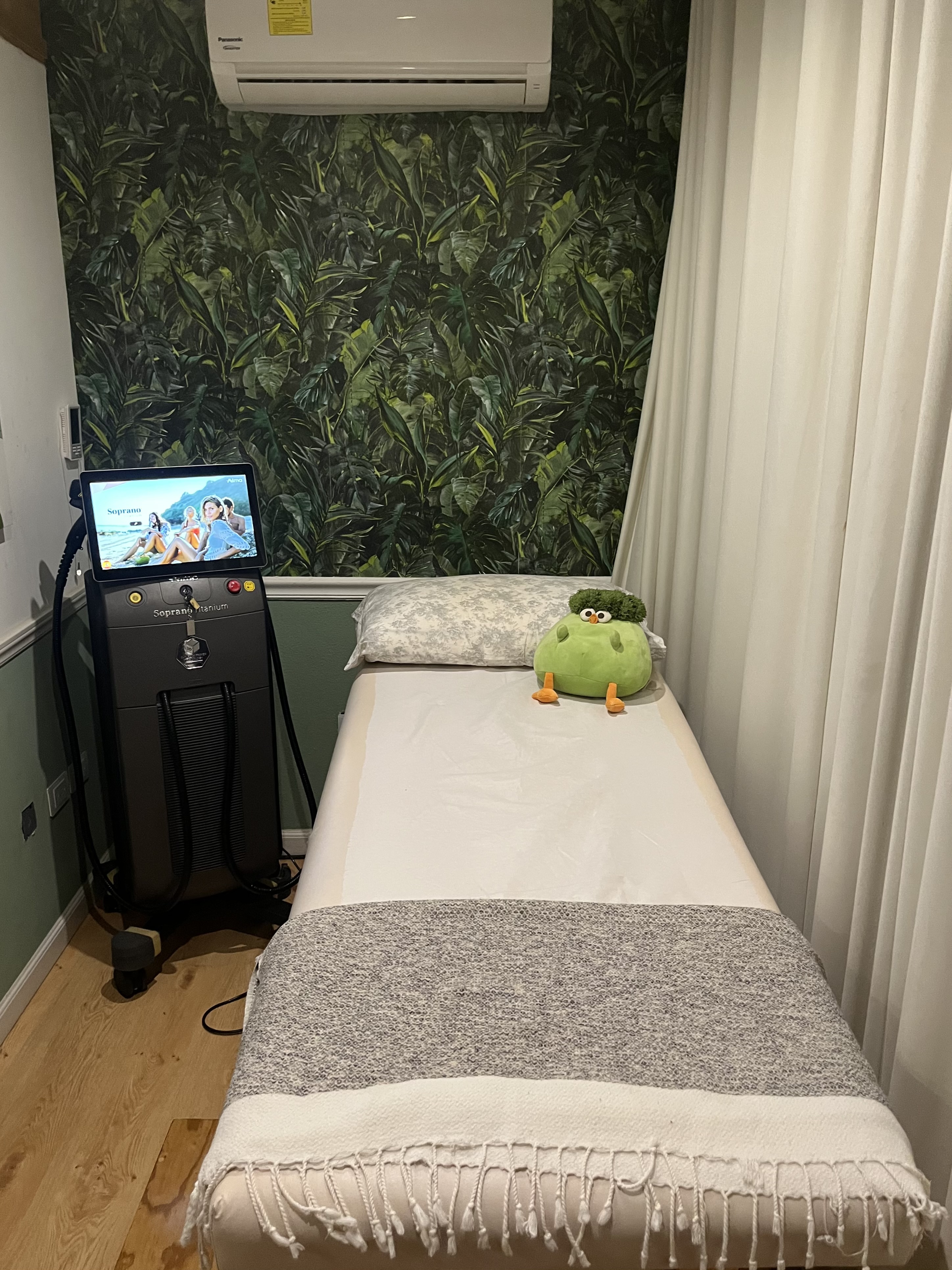 Cabina acogedora lista para tu tratamiento